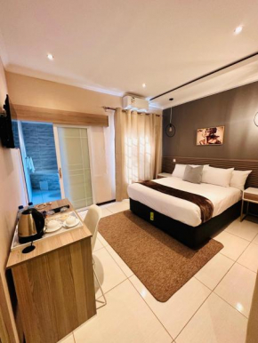LIVE-INN LUXURY SUITES